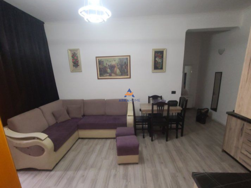 Tirane, jepet me qera apartament 2+1+Ballkon Kati 8, 76 m² 370 € (PRANE PALLATEVE CABEJ ,YZBERISHT)