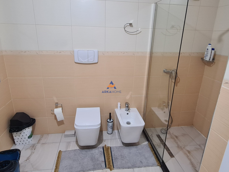 Tirane, jepet me qera apartament 2+1 Kati 7, 80 m² 550 € (RRUGA ELBASANIT)