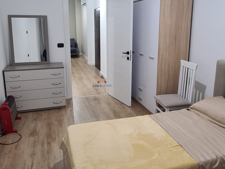Tirane, jepet me qera apartament 2+1 Kati 7, 80 m² 550 € (RRUGA ELBASANIT)