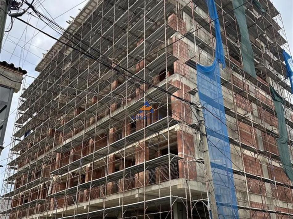 Tirane, shitet apartament 3+1+Ballkon Kati 9, 134 m² 140.000 € (TELI NDILI, XHAMLLIK)