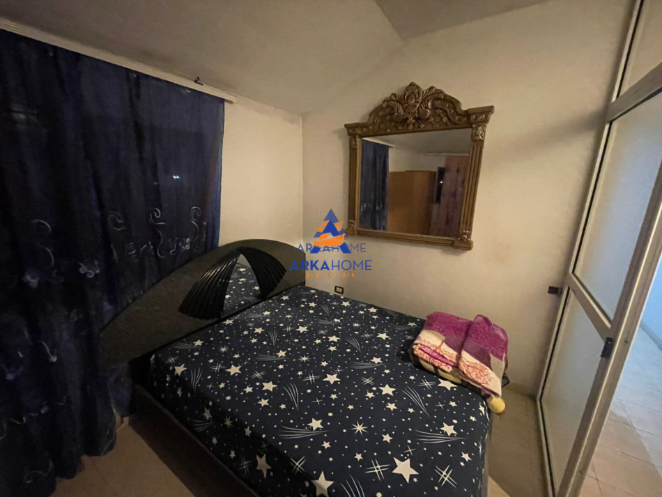 Tirane, jepet me qera apartament 1+1+Ballkon Kati 4, 70 m² 350 € (TE GLOBE PERBALL ME DELIJORGJIN)