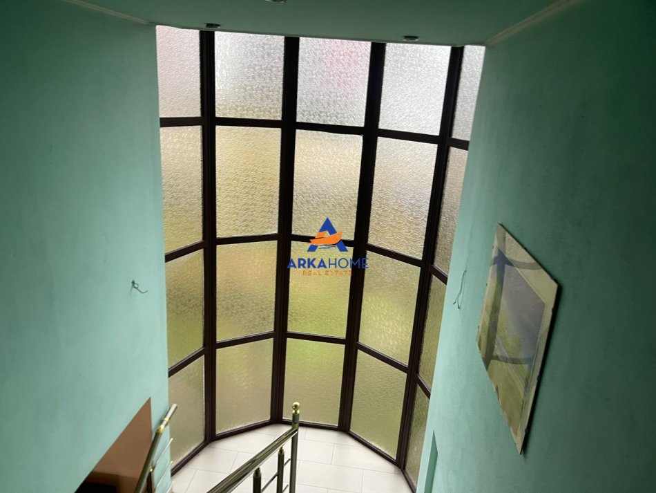 Tirane, jepet me qera Vile Kati 2, 1.100 m² 700 € (KTHESA E KAMZES,LAPRAKE)