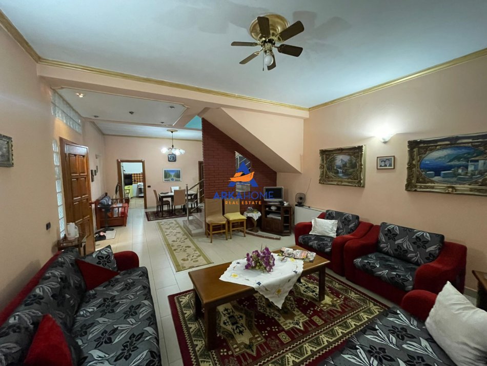 Tirane, jepet me qera Vile Kati 2, 1.100 m² 700 € (KTHESA E KAMZES,LAPRAKE)