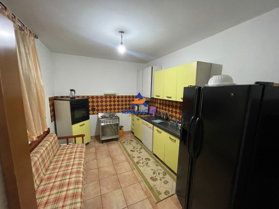 Tirane, jepet me qera Vile Kati 2, 1.100 m² 700 € (KTHESA E KAMZES,LAPRAKE)