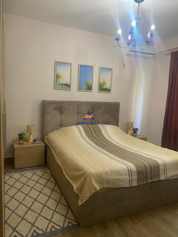 Tirane, jepet me qera apartament 1+1+Ballkon Kati 2, 65 m² 500 € (KOMUNA E PARISIT)