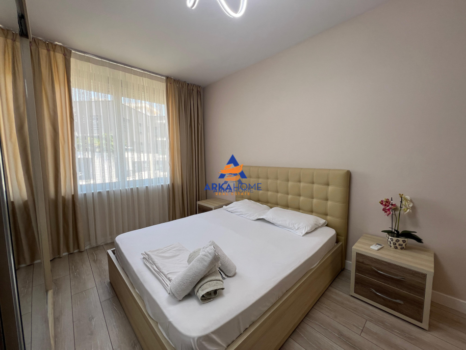 Tirane, jepet me qera apartament 1+1+Ballkon Kati 9, 70 m² 1.000 € (PRANE HOTEL DINASTISE,RRUGA E KOSOVAREV)