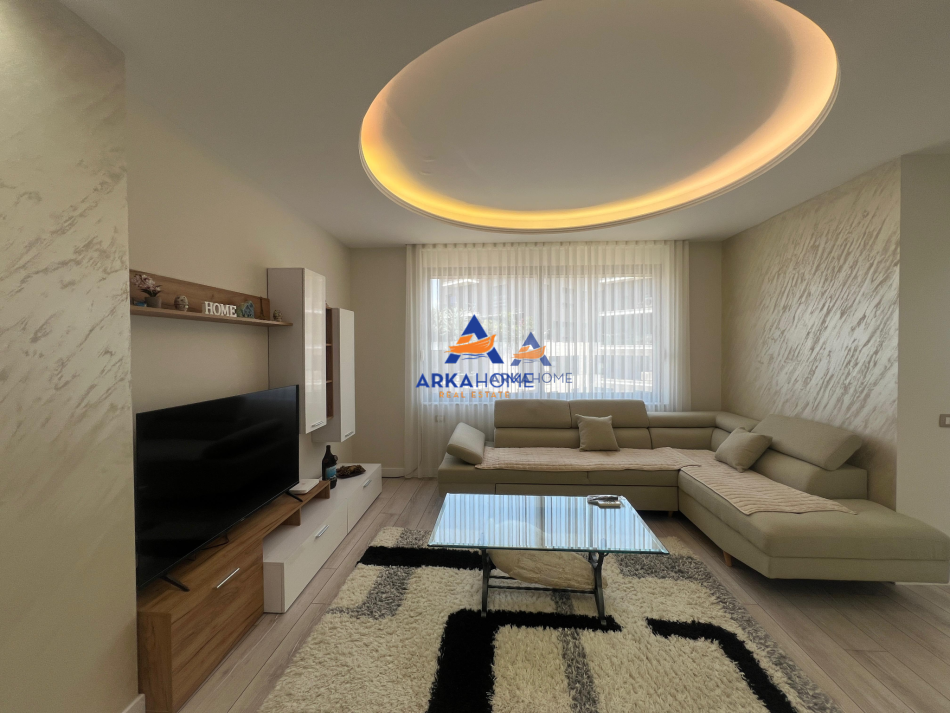 Tirane, jepet me qera apartament 1+1+Ballkon Kati 9, 70 m² 1.000 € (PRANE HOTEL DINASTISE,RRUGA E KOSOVAREV)