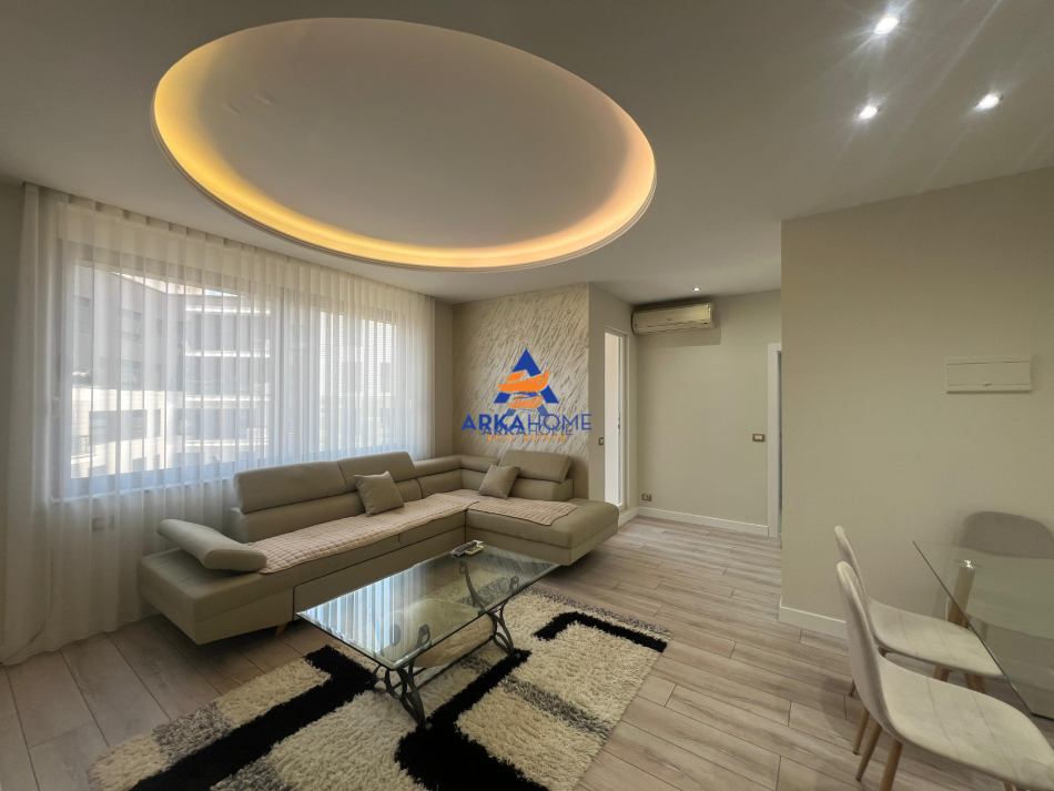 Tirane, jepet me qera apartament 1+1+Ballkon Kati 9, 70 m² 1.000 € (PRANE HOTEL DINASTISE,RRUGA E KOSOVAREV)
