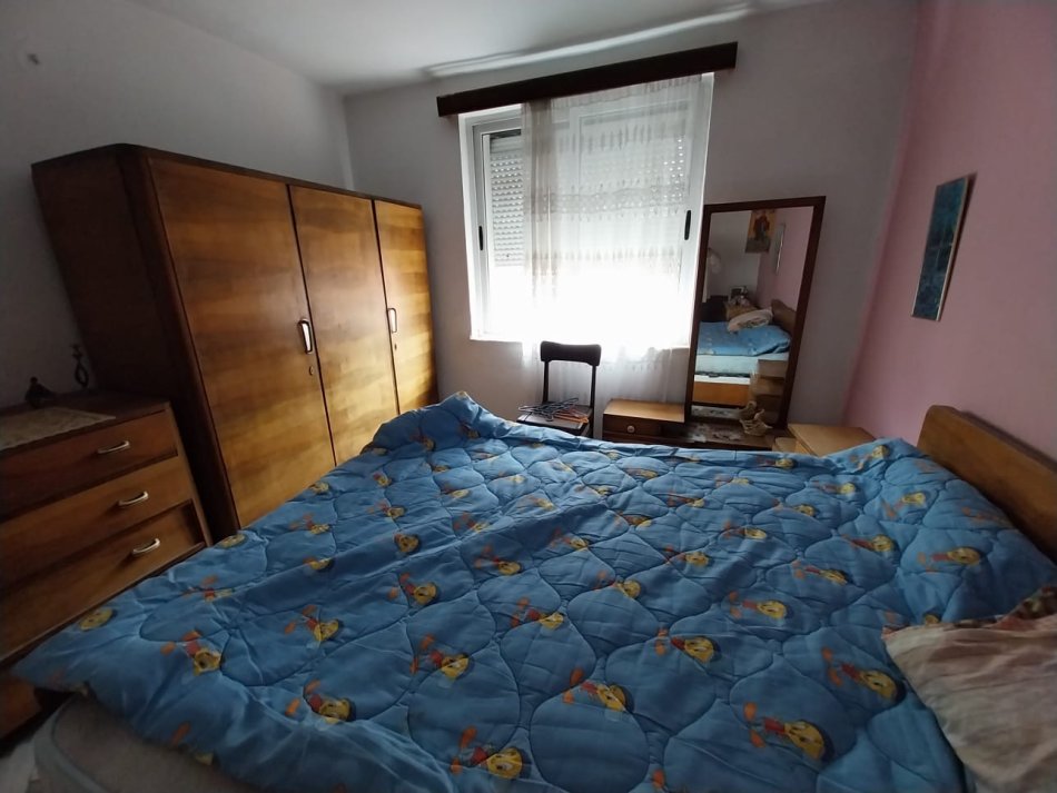 Tirane, jepet me qera apartament 2+1 Kati 3, 100 m² 400 € (21 dhjetori)