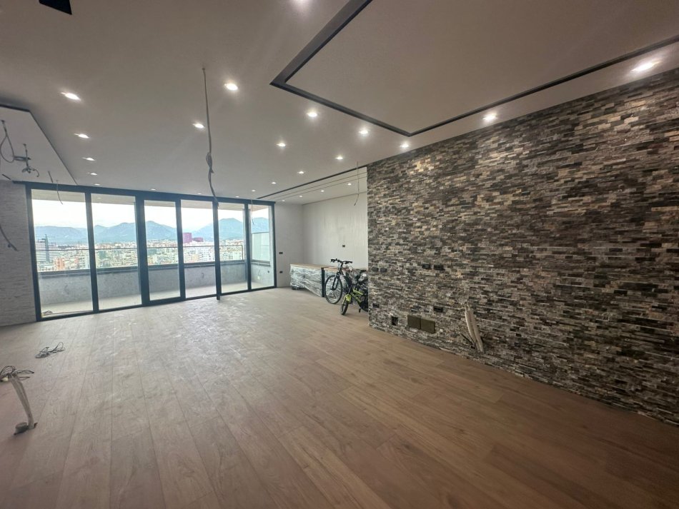 Tirane, shitet apartament  Dublex , 220 m² 484.000 € (Kodra e Diellit)