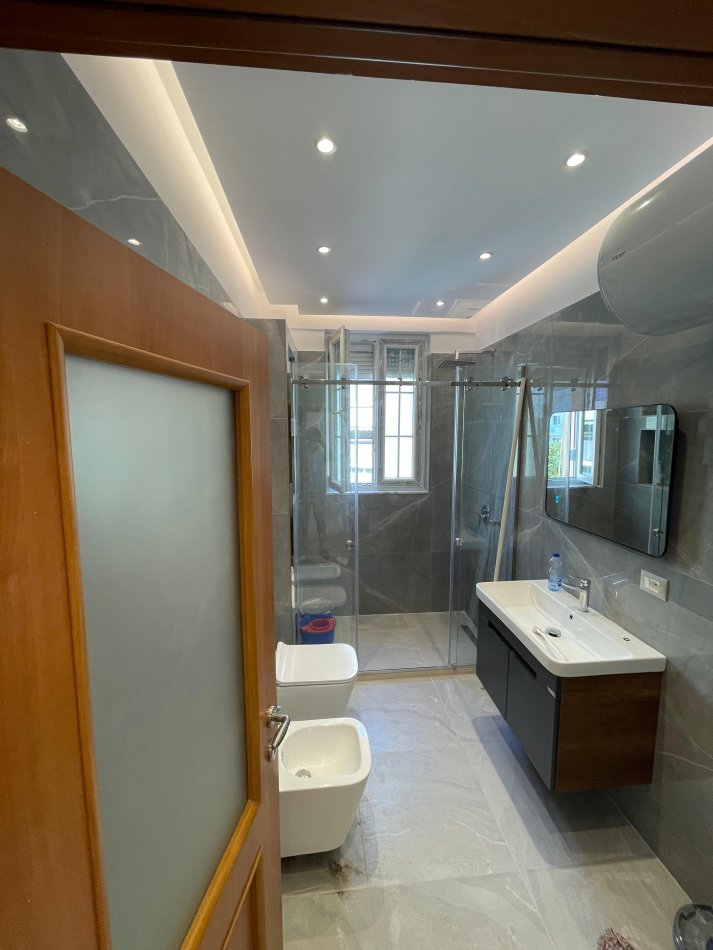 Tirane, shitet apartament 2+1 Kati 3, 178.000 € 