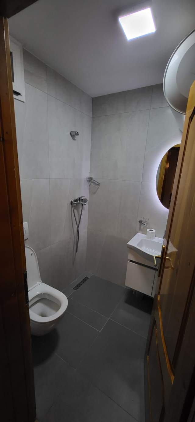 Tirane, jepet me qera apartament 2+1 Kati 2, 80 m² 50.000 Leke (rruga Tefta Tashko Koco)