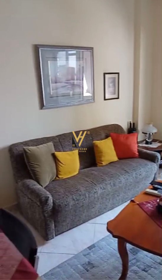 Tirane, jepet me qera apartament 1+1+Ballkon Kati 2, 65 m² 450 € (QENDRA KRISTAL)