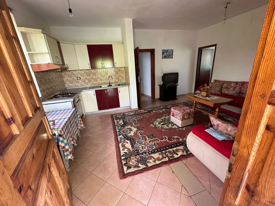 Tirane, jepet me qera shtepi 1 Katshe Kati 1, 70 m² 300 € (Amerikan 3)