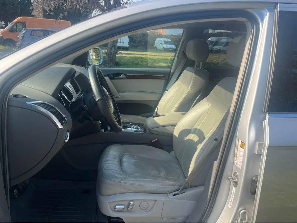 Tirane, shes SUV | Fuoristrad | Xhip Audi Q7 Nafte, gri metalizato automatik Klima 230.000 km 11.000 €