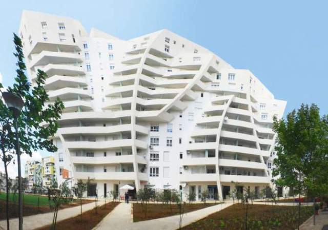 Tirane, shes dyqan Kati 0, 68 m² 95.000 Euro (KOMPLEKSI KONTAKT)