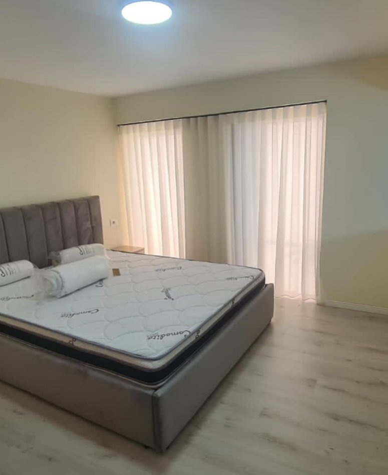 Tirane, jepet me qera apartament duplex 2+1 Kati 5, 95 m² 700 € (liqeni i thate)