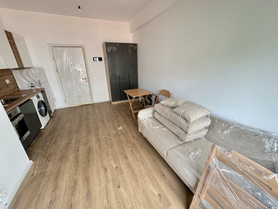 Tirane, jepet me qera apartament GARSONIERE Kati 4, 30 m² 300 € (Pasho Hysa)