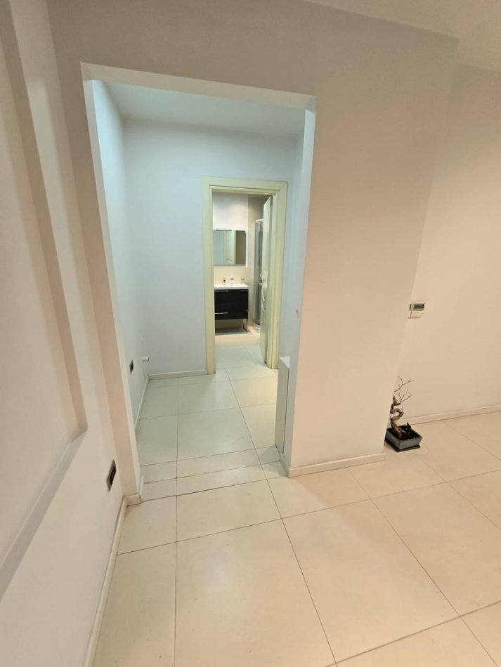 Tirane, shes zyre Kati 2, 91 m² 345.000 € (Rr. Themistokli Germenji te Ambasador 1)