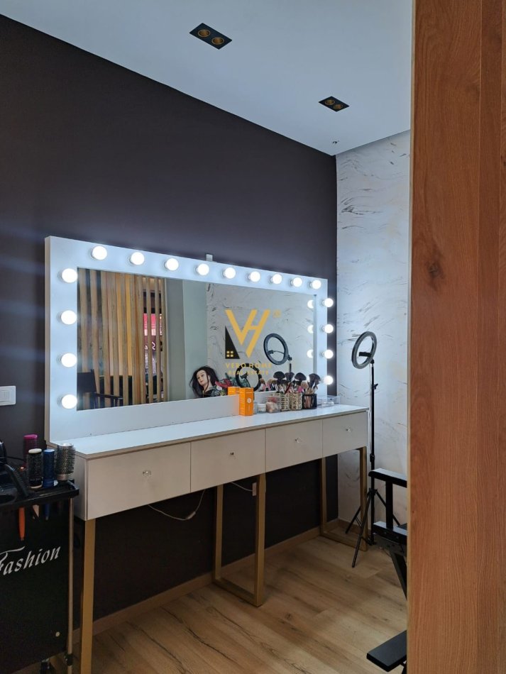 Tirane, jepet me qera dyqan Kati 0, 50 m² 900 € (RRUGA XHANFIZE KEKO)
