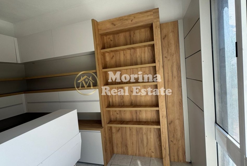 Tirane, jepet me qera ambjent biznesi Kati 1, 60 m² 500 € (QSUT)