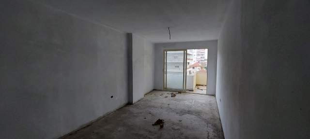 Tirane, shes apartament 1+1+BLK Kati 2, 83 m² 83.000 Euro (Fusha e Aviacionit)