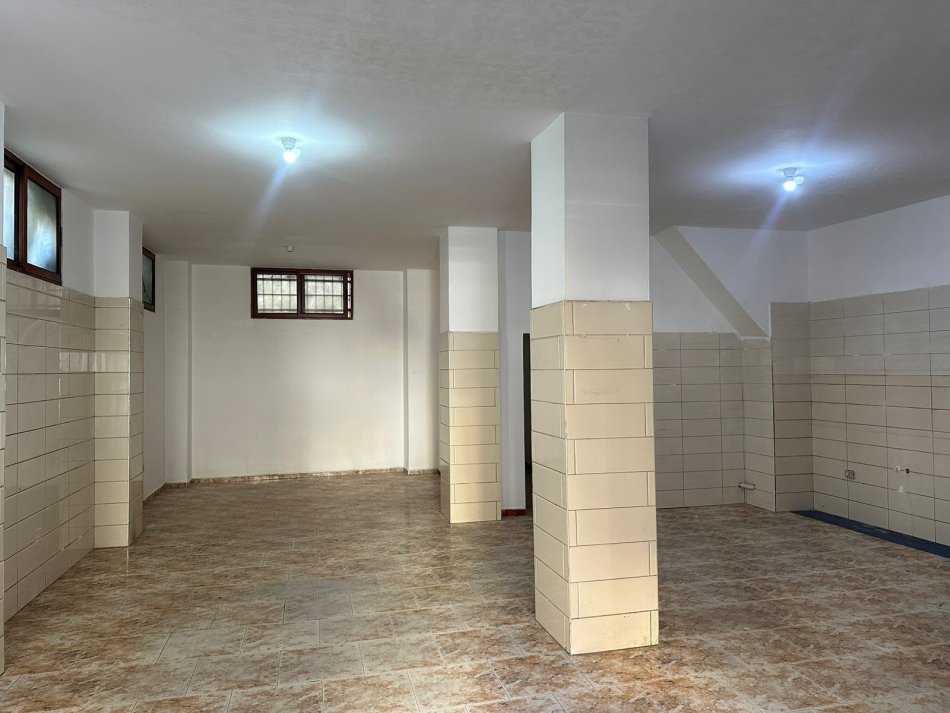 Tirane, shitet ambjent biznesi Kati 0, 92 m² 120,000 € (Mihal Grameno)