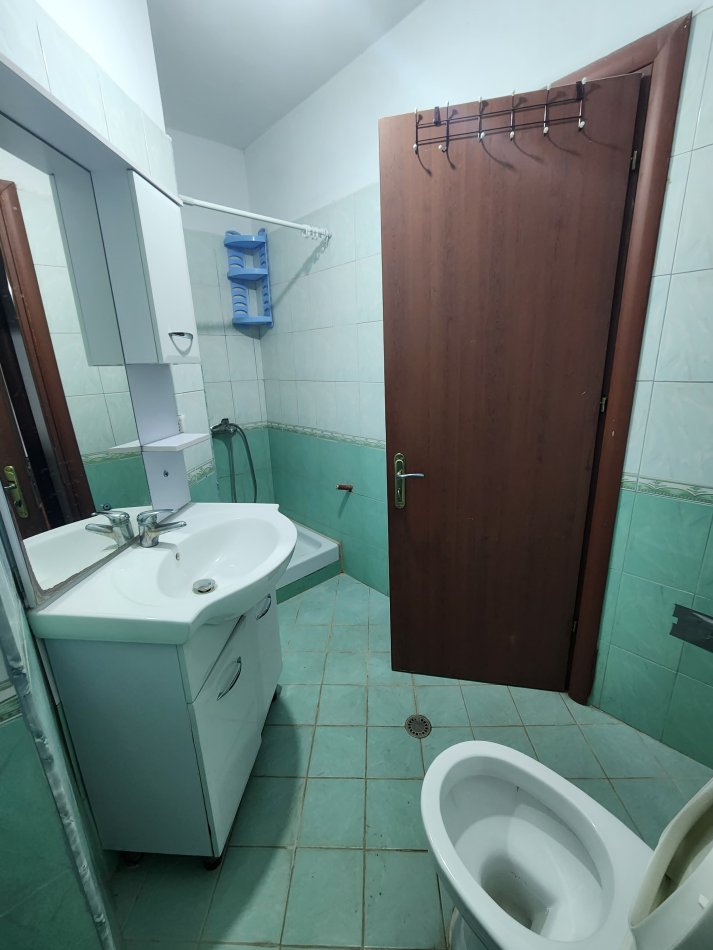 Tirane, jepet me qera apartament 2+1+Ballkon Kati 4, 120 m² 400 € (Misto mame)