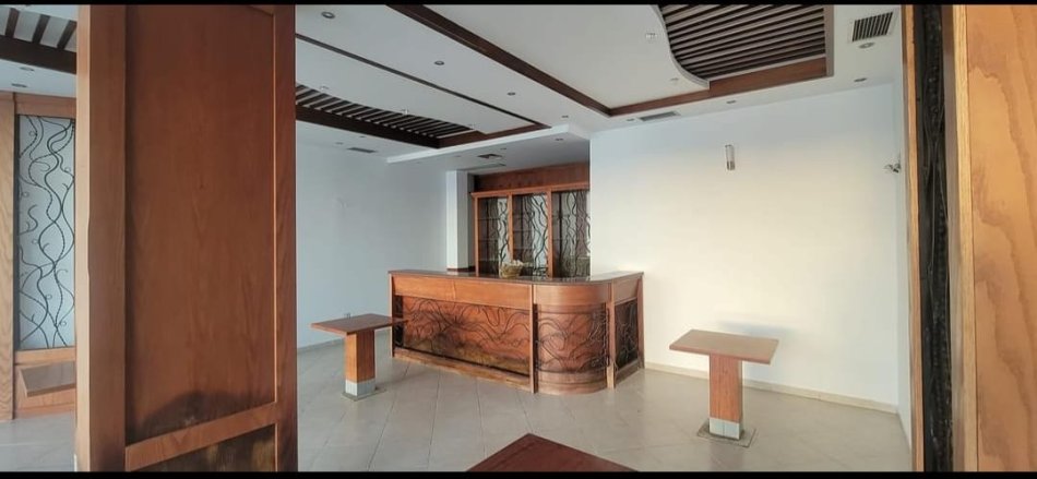 Durres, shitet dyqan Kati 1, 89 m² 395.000 € (Shkembi Kavajes)
