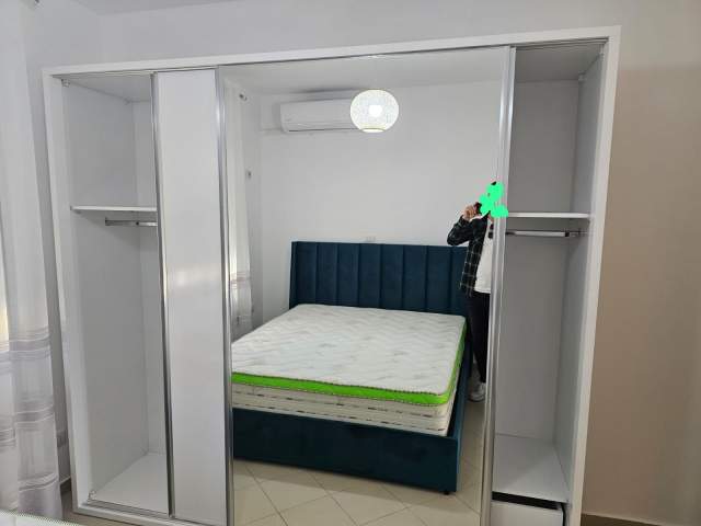 Durres, jepet me qera apartament 1+1+BLK Kati 4, 350 Euro (Pavarsia)