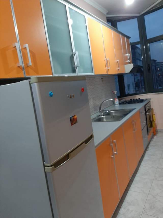 Tirane, jepet me qera apartament 2+1 Kati 7, 100 m² 450 Euro