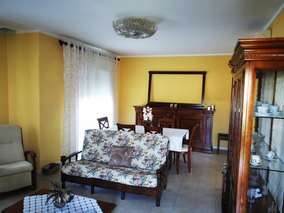 Tirane, shitet apartament 2 Katshe Kati 2, 379 m² 170.000 € (Vore)