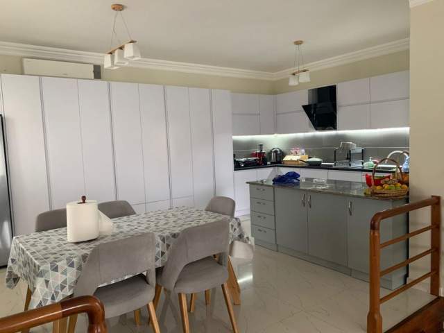 Tirane, jepet me qera apartament 2 Katshe Kati 0, 341 m² 2.500 Euro (Sauk)