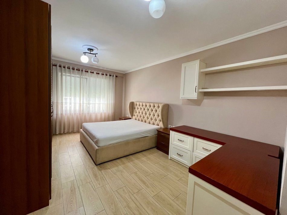 Qira, Apartament 2+1,Komuna e Parisit, Tiranë.