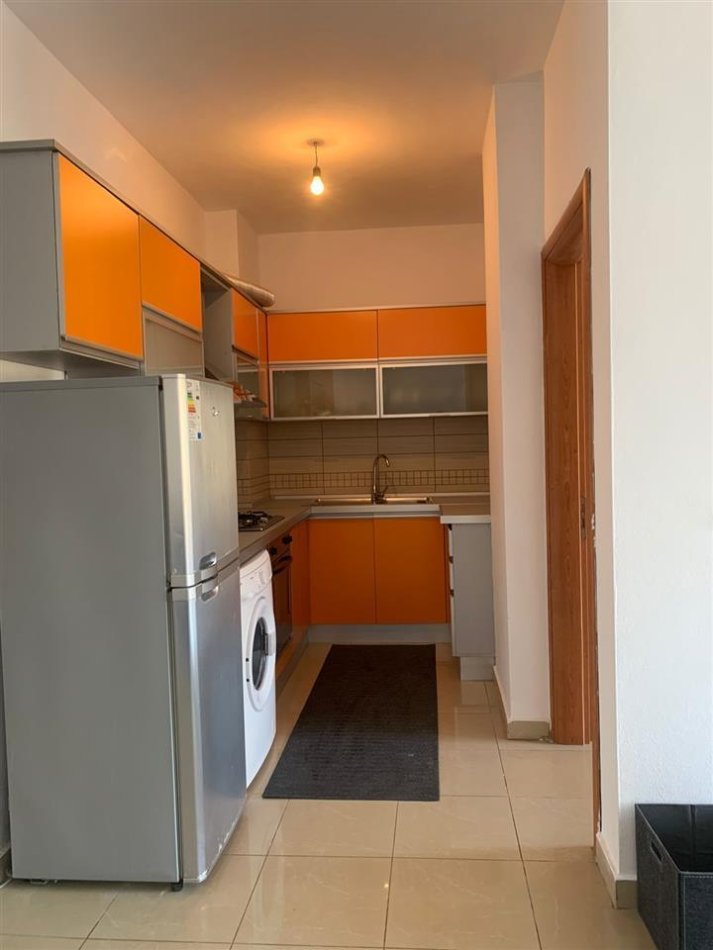 Durres, jepet me qera apartament 1+1 Kati 4, 300 € (Pavaresia, Durres)