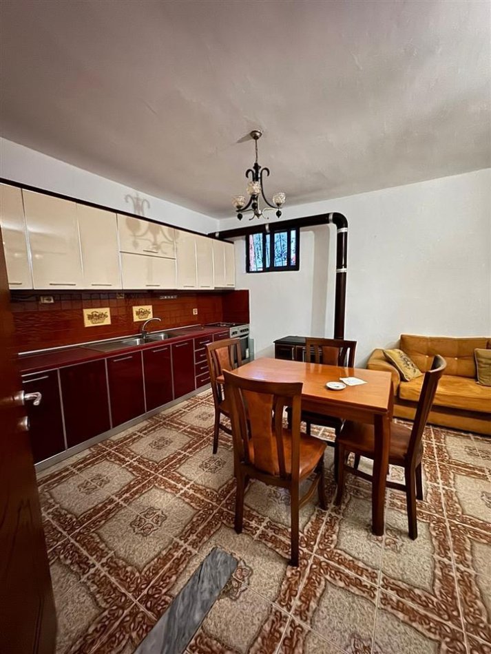 Durres, shitet Vile 2 Katshe Kati 2, 257 m² 160.000 € (Shkozet)