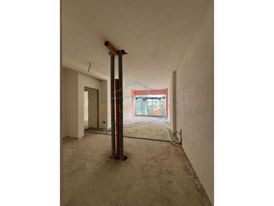 Tirane, shitet apartament 2+1 Kati 2, 113 m² 286.875 € (komuna e parisit)