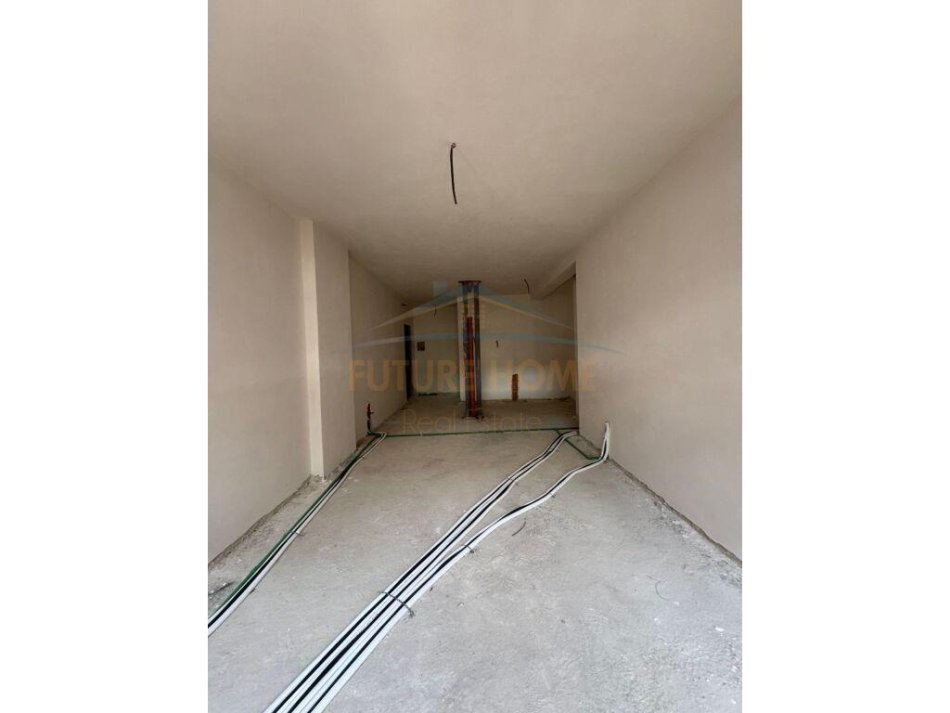 Tirane, shitet apartament 2+1 Kati 2, 113 m² 286.875 € (komuna e parisit)