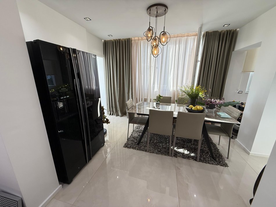 Tirane, jepet me qera apartament 2+1 Kati 3, 90 m² 1.000 € (qender tirane)