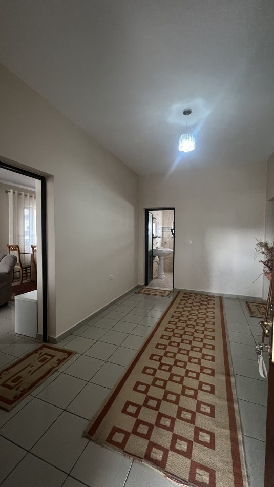 Tirane, jepet me qera Vile 1+1+Ballkon Kati 2, 80 m² 400 € (Don bosko)