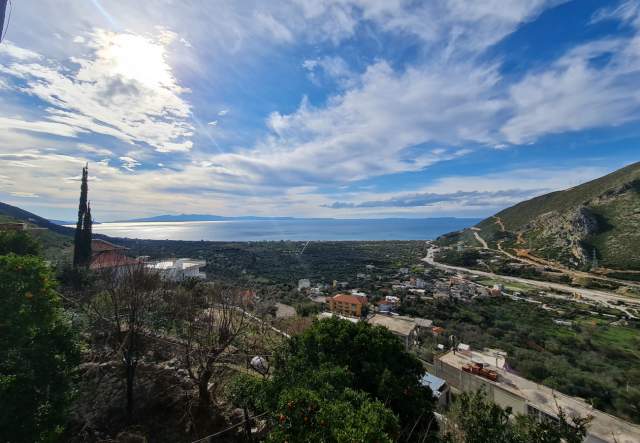 SHITET SHTËPI PRIVATE + TRUALL NË FSHATIN BORSH, HIMARË 2.000 m² 400.000 Euro (Sarande)
