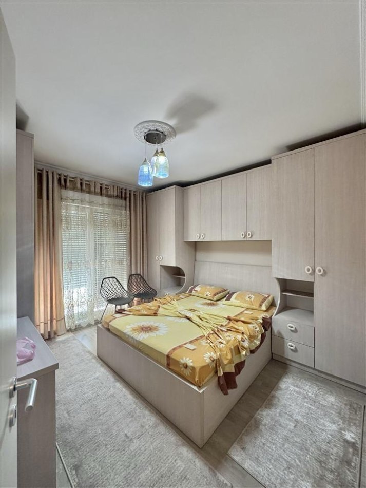 Tirane, jepet me qera apartament 1+1 Kati 3, 60 m² 550 € (21 dhjetori)