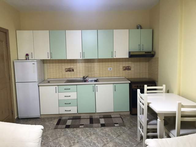 Shqiperi, jepet me qera apartament 1+1+BLK Kati 5, 70 m² 400 Euro i diskutushem  (Ish Ekspozita)