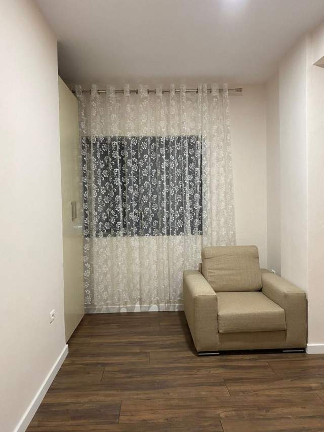 Tirane, jepet me qera apartament 2+1+BLK Kati 3, 120 m² 500 Euro (Unaza e Re)