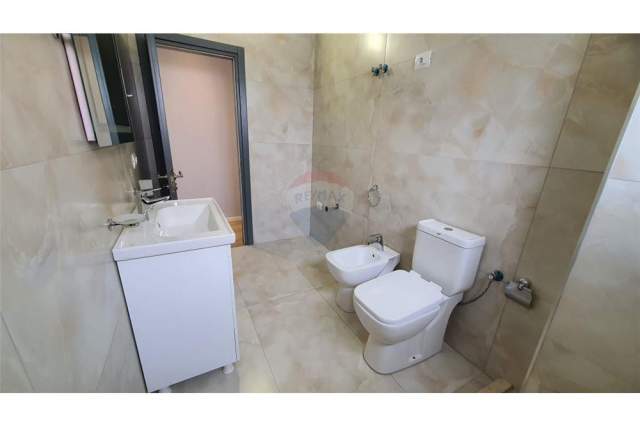 Tirane, shitet apartament 2+1+BLK Kati 9, 82 m² 149.000 Euro (Komuna e Parisit)