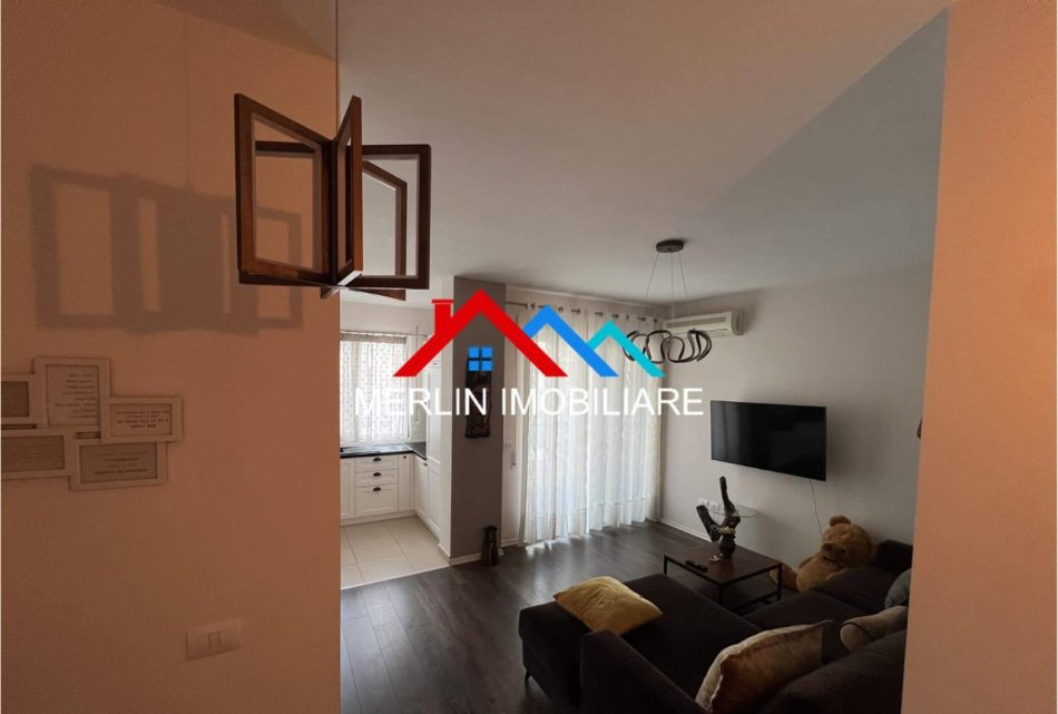 Tirane, jepet me qera apartament 2+1+Ballkon Kati 5, 100 m² 700 € (Rruga e Kroit,KOPSHTI ZOOLOGJIK.)