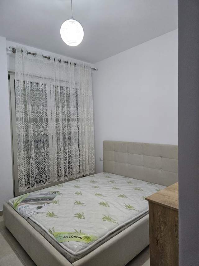 Tirane, jepet me qera apartament 2+1+BLK Kati 4, 90 m² 500 Euro (Rezidenca 3D)