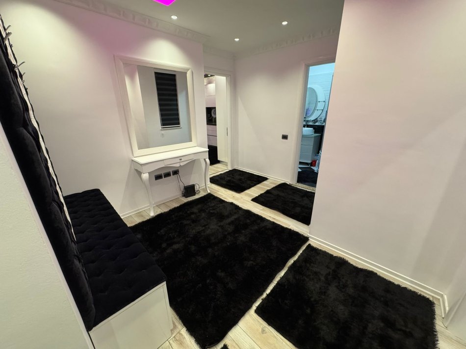 Tirane, jepet me qera apartament 2+1+Ballkon Kati 4, 90 m² 600 € (RRUGA MUHAMET DELIU)