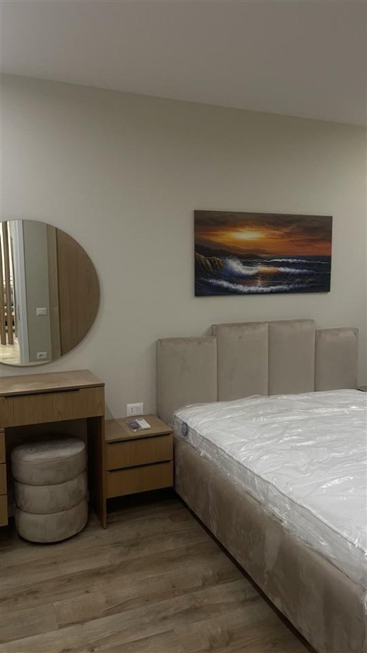 Tirane, jepet me qera apartament 2+1 Kati 4, 96 m² 1.800 € (liqeni i thate)