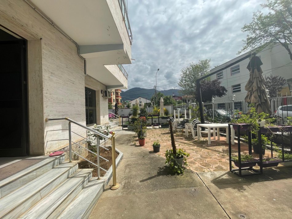 Qera, Ambient, Shkolla Gjon Buzuku, Tiranë - 3000€ | 450 m²